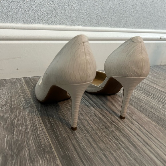 Jessica Simpson Shoes Faux Snakeskin white pointed toe heels pumps stiletto W7.5 - Picture 5 of 10